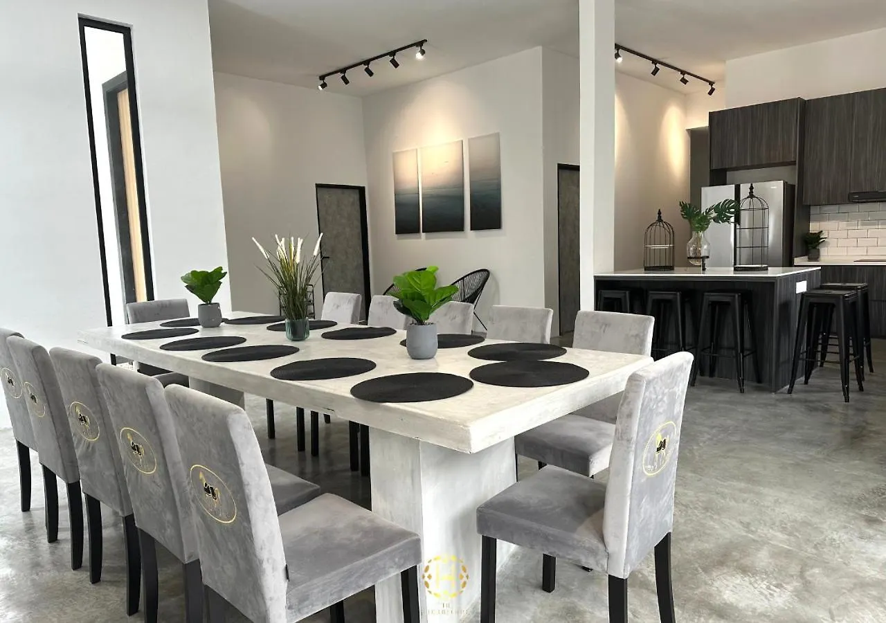 The Luxurious 27, Johor Bahru Villa