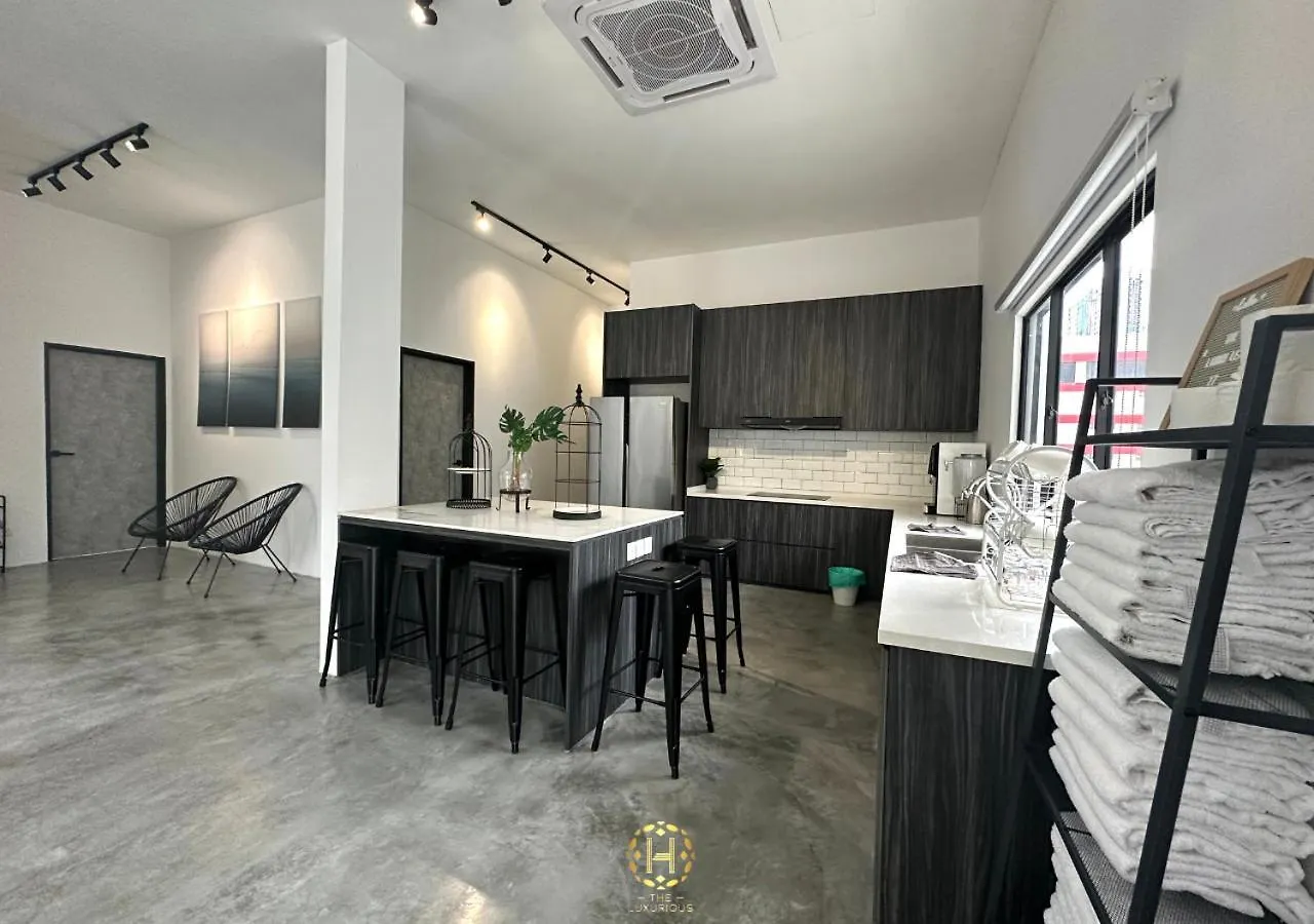 The Luxurious 27, Johor Bahru Villa 0*,
