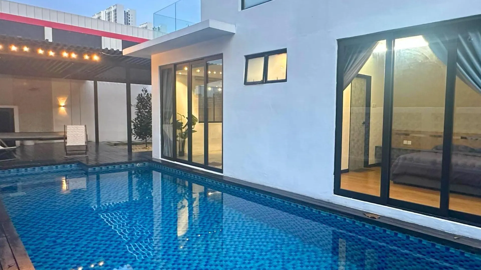 The Luxurious 27, Johor Bahru Villa