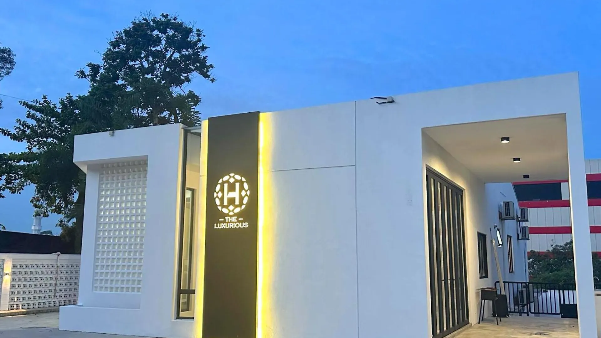 The Luxurious 27, Johor Bahru Villa