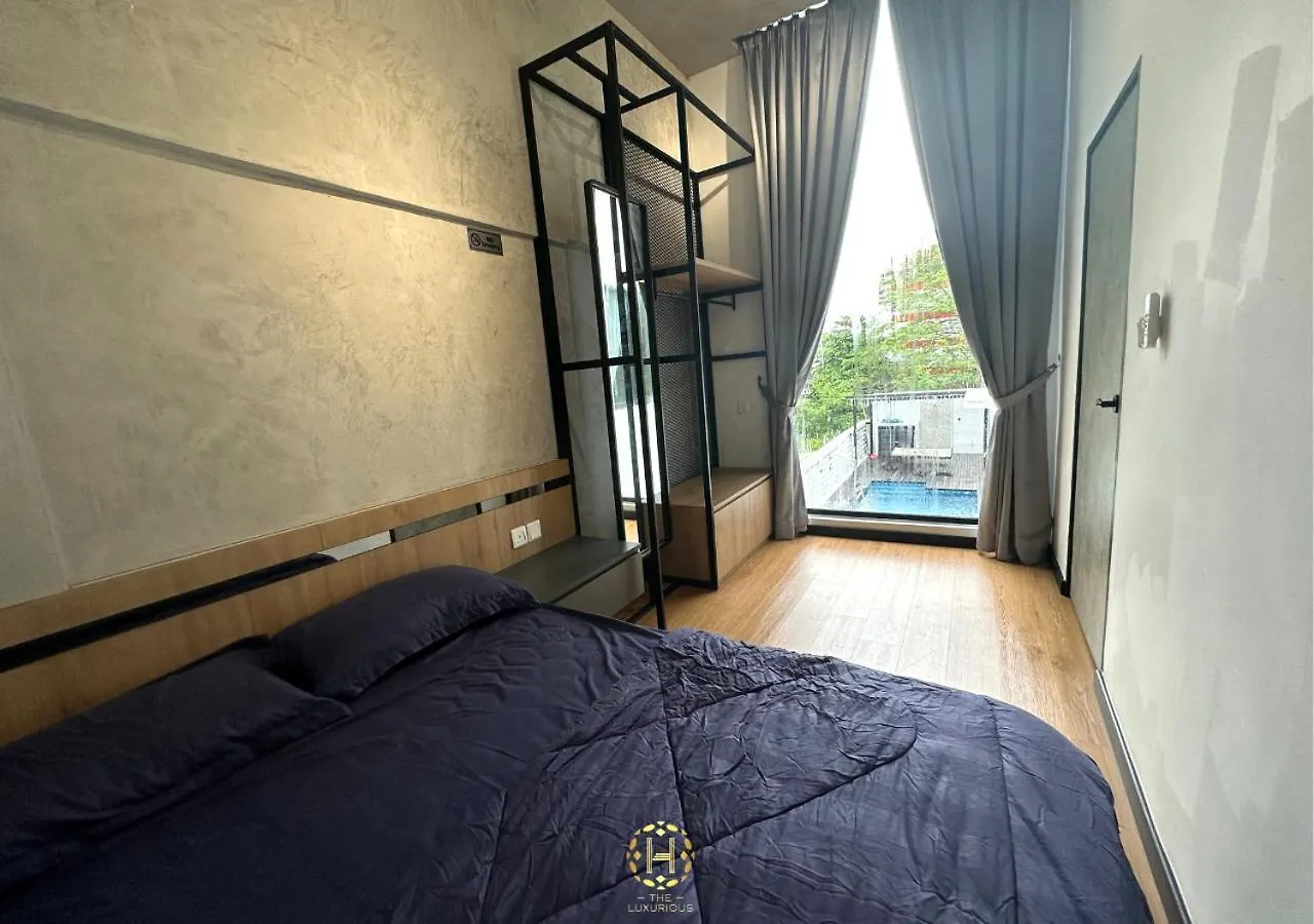 The Luxurious 27, Johor Bahru Villa 0*,  Malaysia