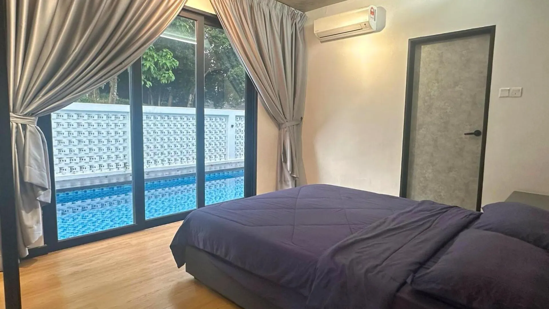 The Luxurious 27, Johor Bahru Villa